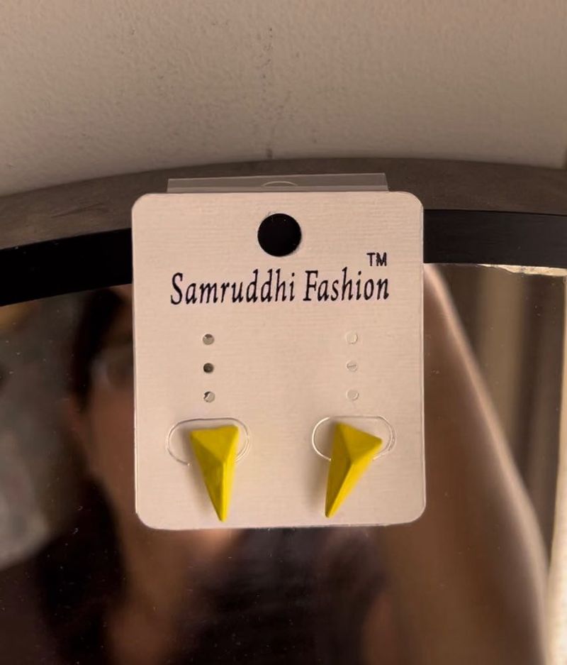 Pyramid Studs