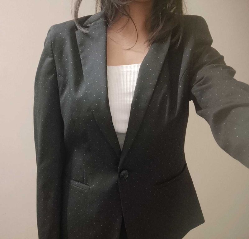VAN HEUSEN POLKA DOT BLACK BLAZER