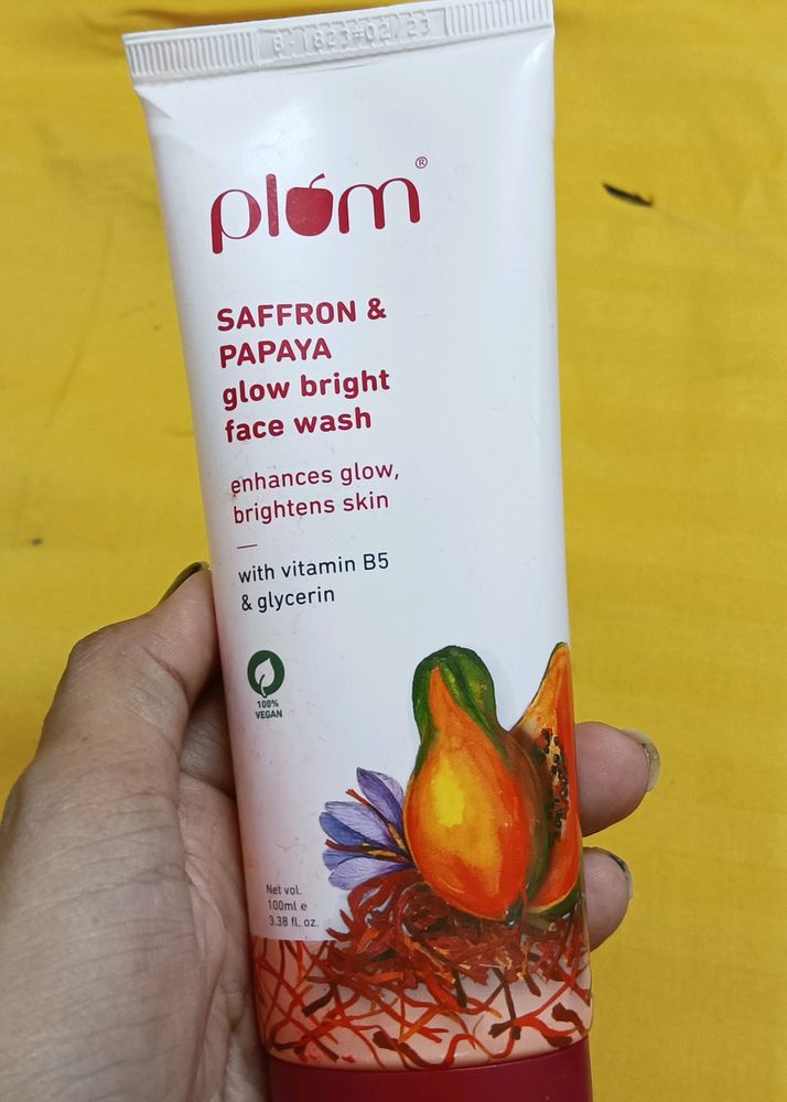Plum Saffron and Papaya Glow Bright Face Wash