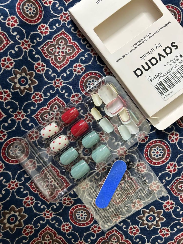 ⋆˚𝜗𝜚˚⋆ Savana Press-On Nail Set