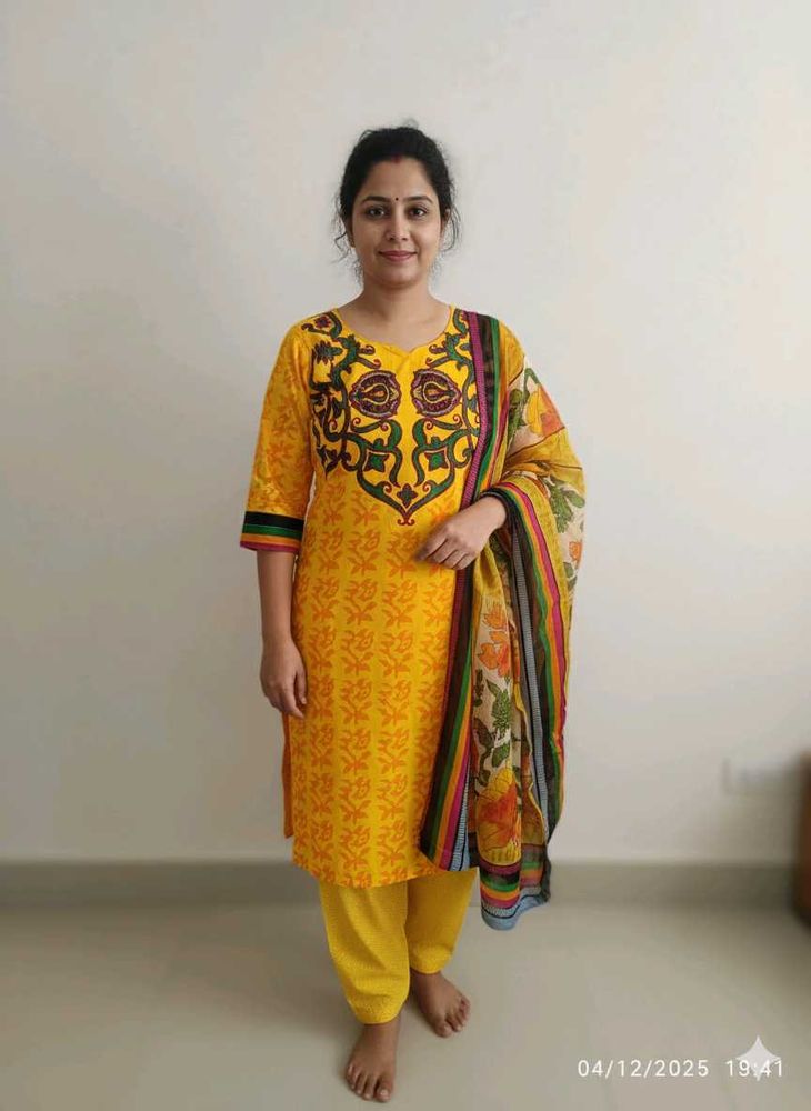large-xl size Yellow Printed Kurta Set