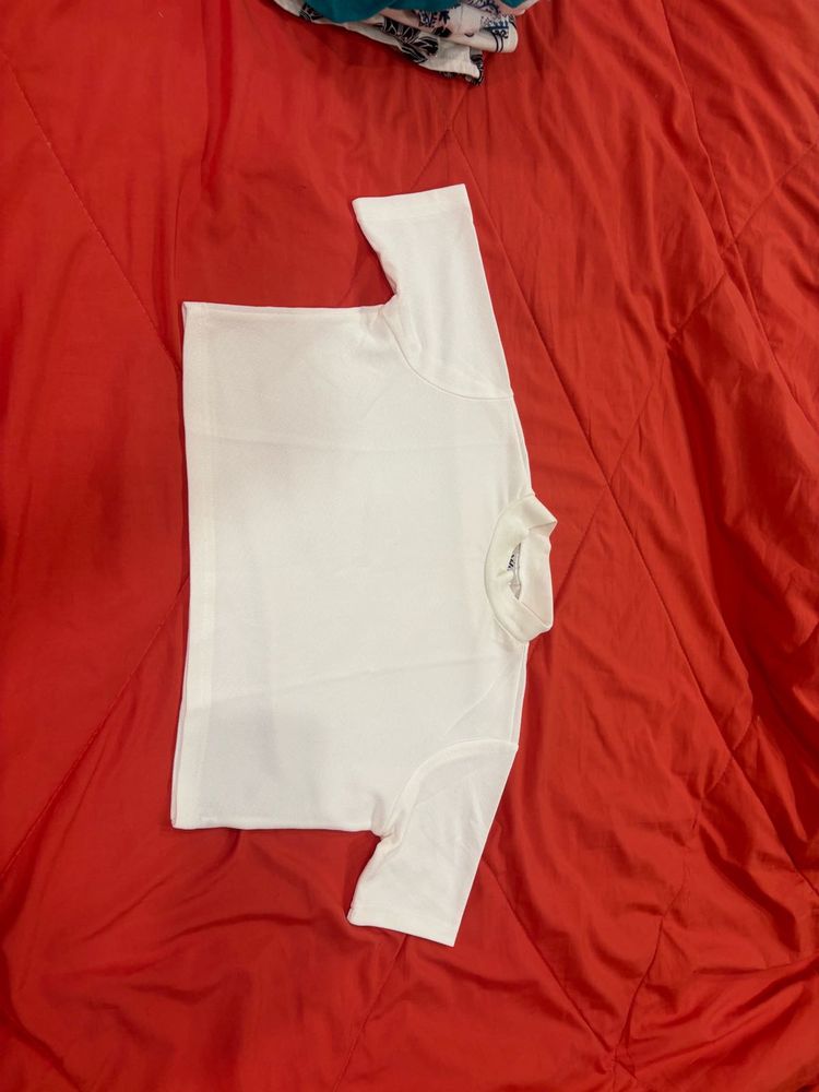 🆕 Turtle Neck White Crop Top