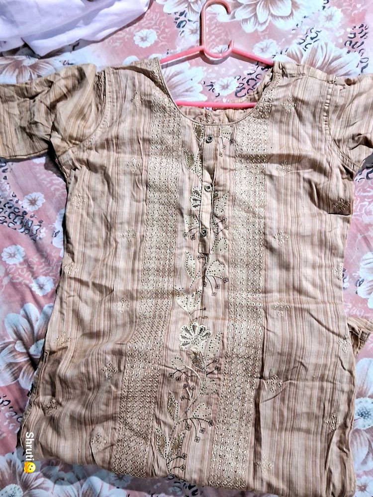 A Nude Duppatta With Pant Set