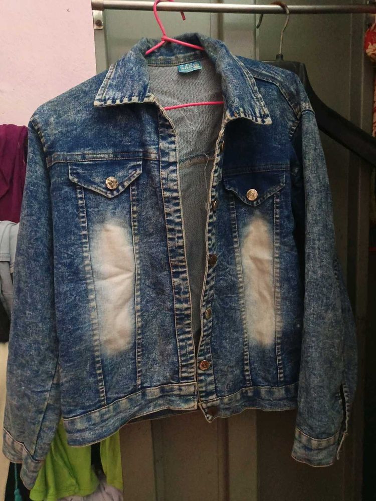 Woman&#39;s Denim Jacket