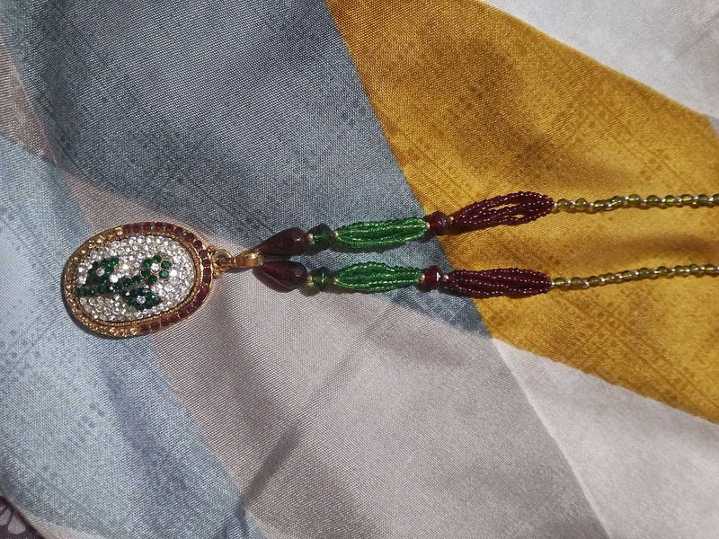 Beaded Oval Pendant Necklace🛍️