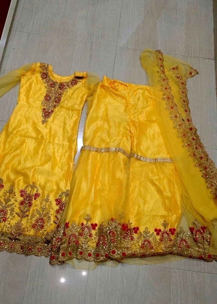 Designer Beautiful Haldi Function Garara