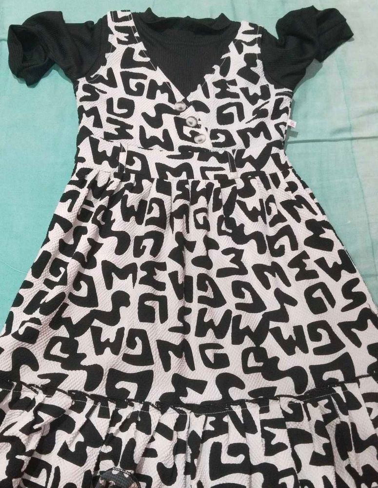 Girl&#39;s Printed Dress