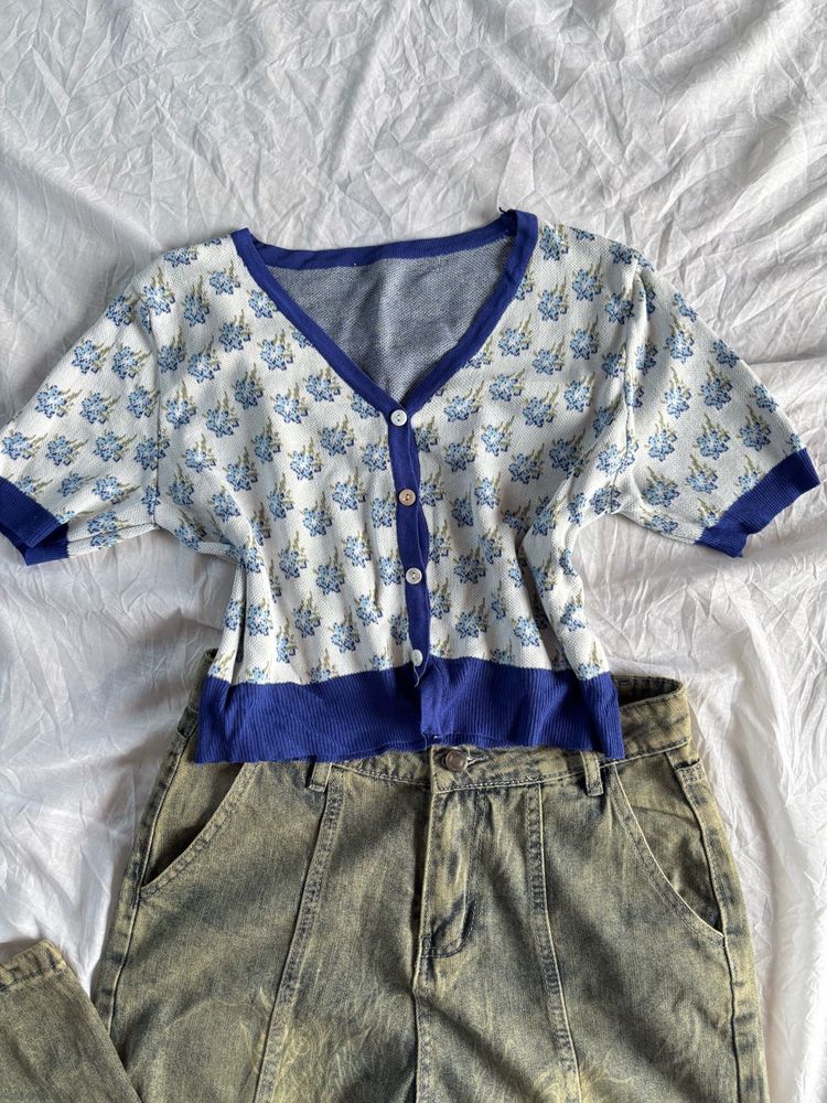 😍🌷Cute Korean Top😍💕