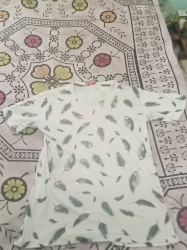 Feather Print T-Shirt