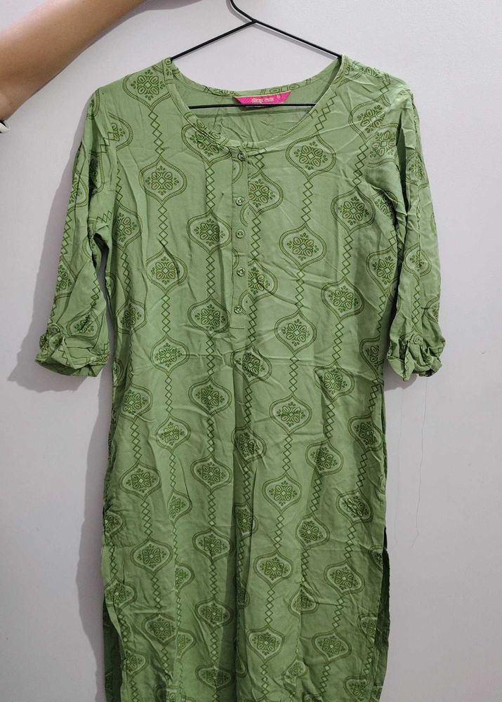 Printed Green Knew Length Kurta With 3/4 Sleeves