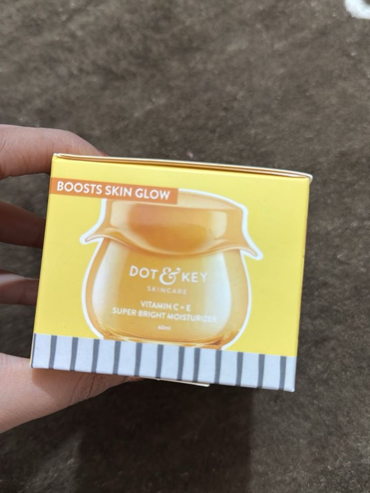 Dot &amp; Key Moisturizer