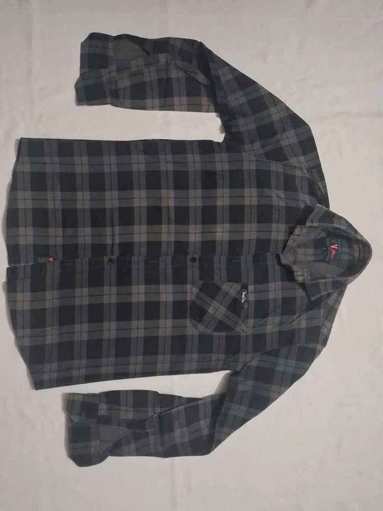Men&#39;s Grey Plaid Casual Shirt