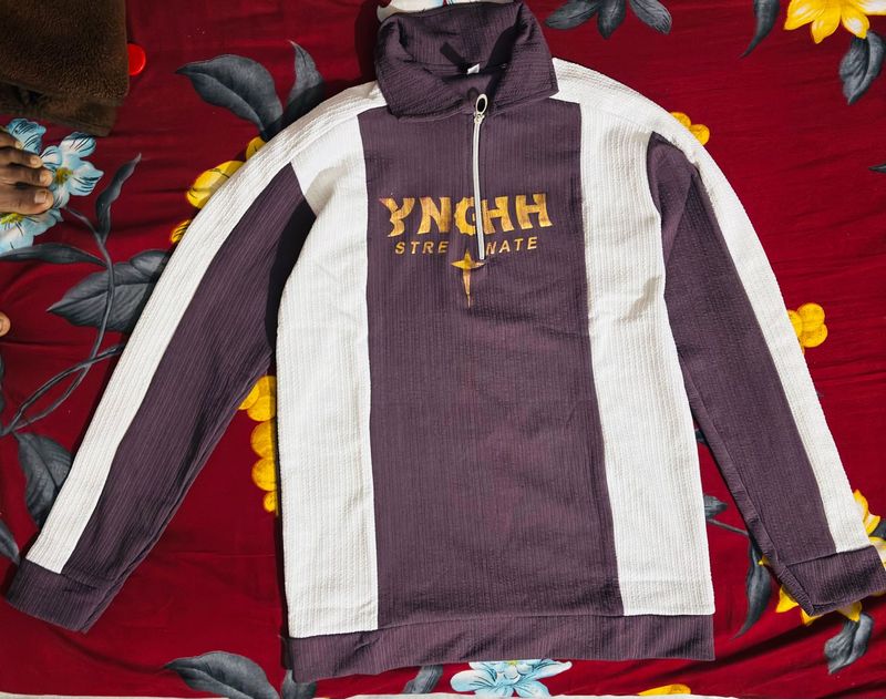 Stylish Pullover t shirt size: m