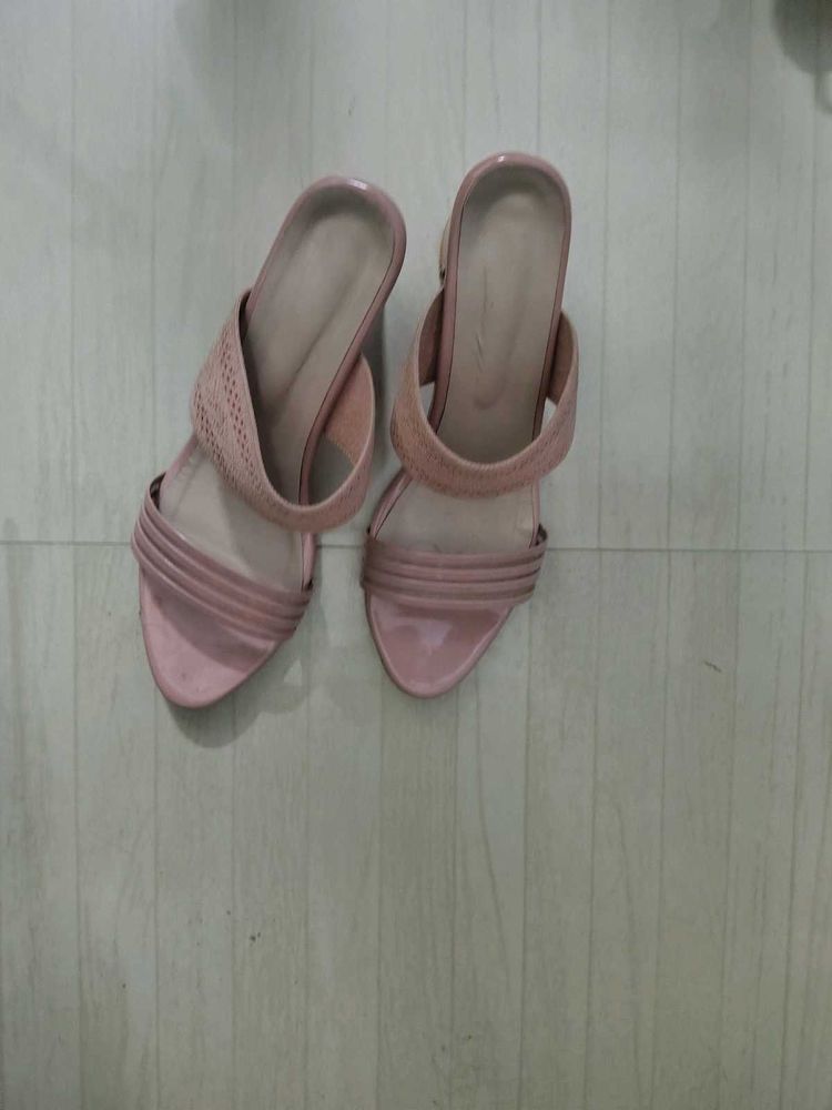 Sandals - Flats &amp; Sandal