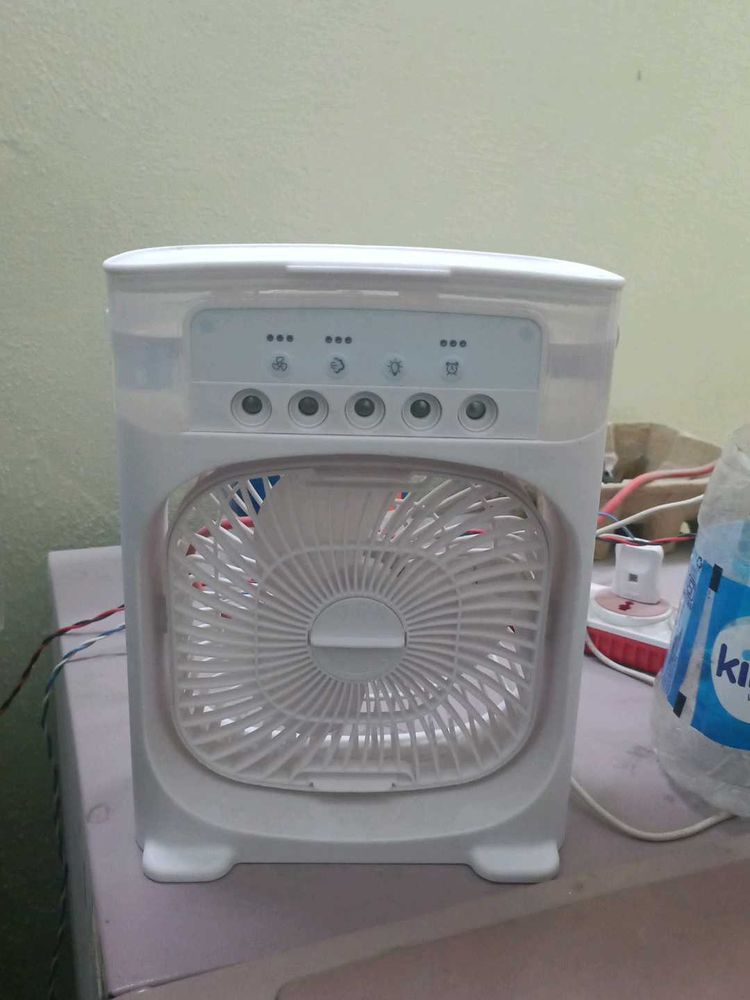 Mini Fan &amp; AC Cools the room
