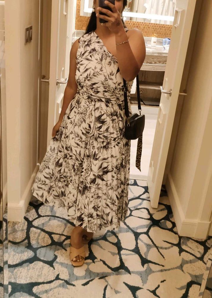 Beautiful 😻 - H&amp;M Dress Off Shoulder