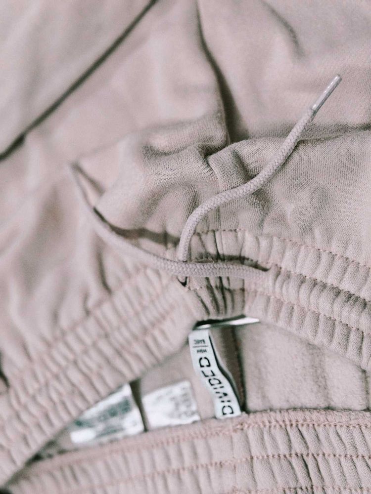 DIVIDED Beige Casual Shorts