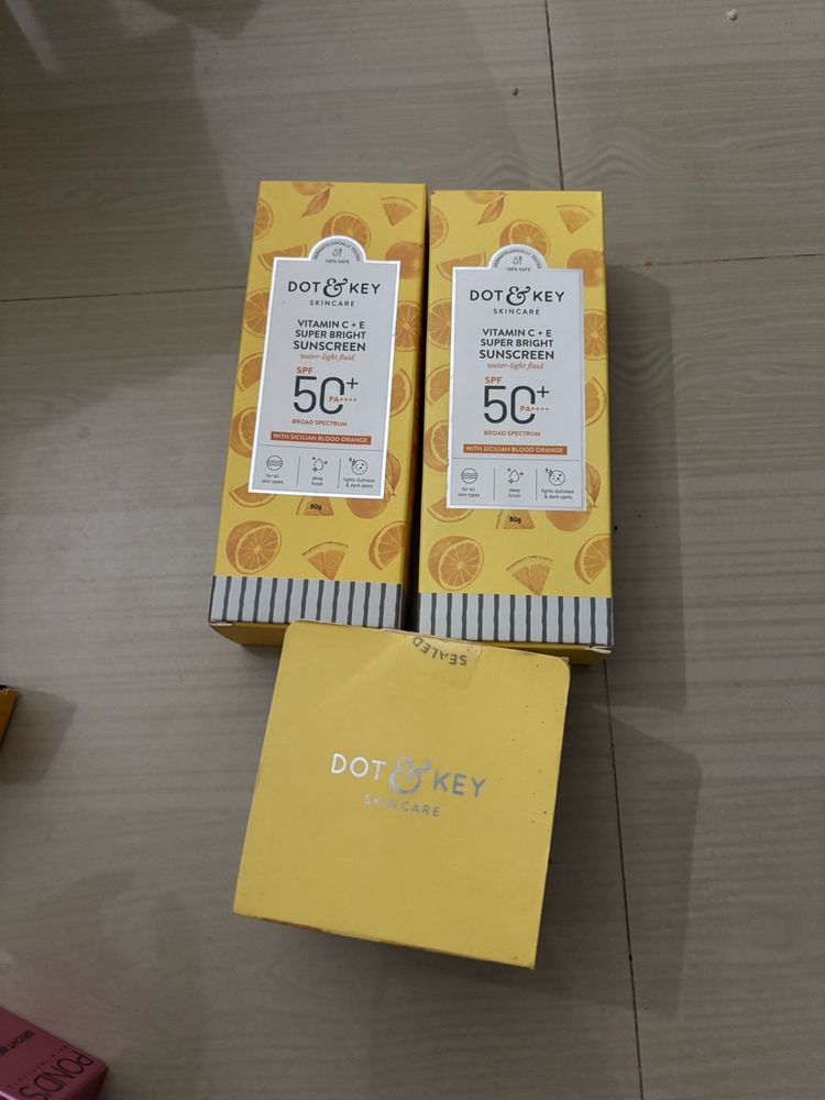2 Dot &amp; Key Sunscreen SPF 50+ 1 moisturiser