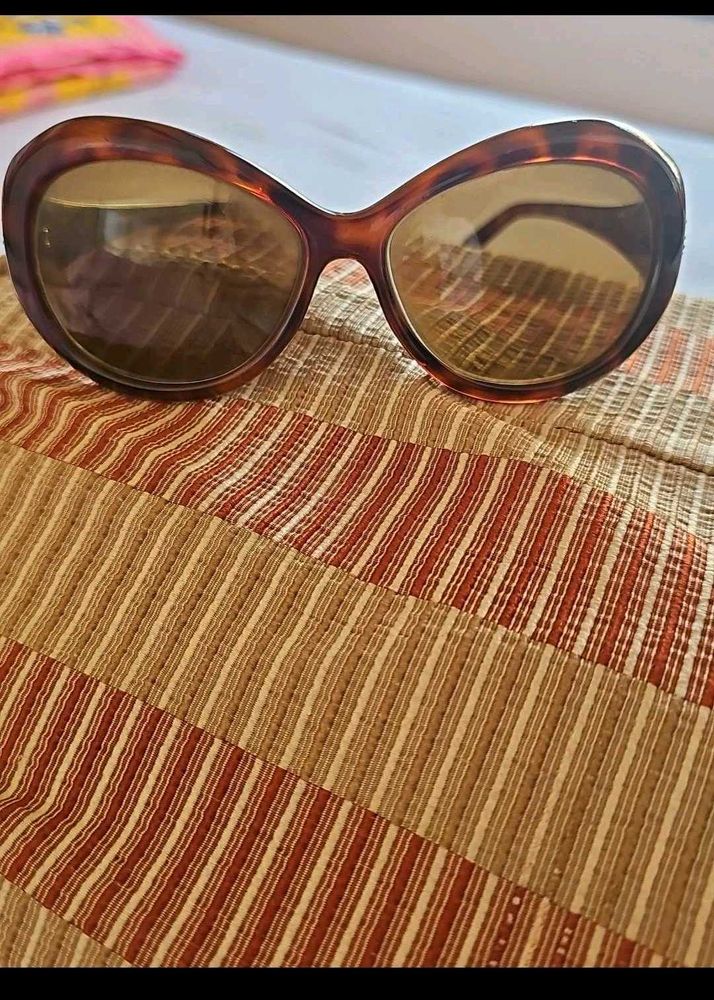Dubai purchased Stylish Sunglass