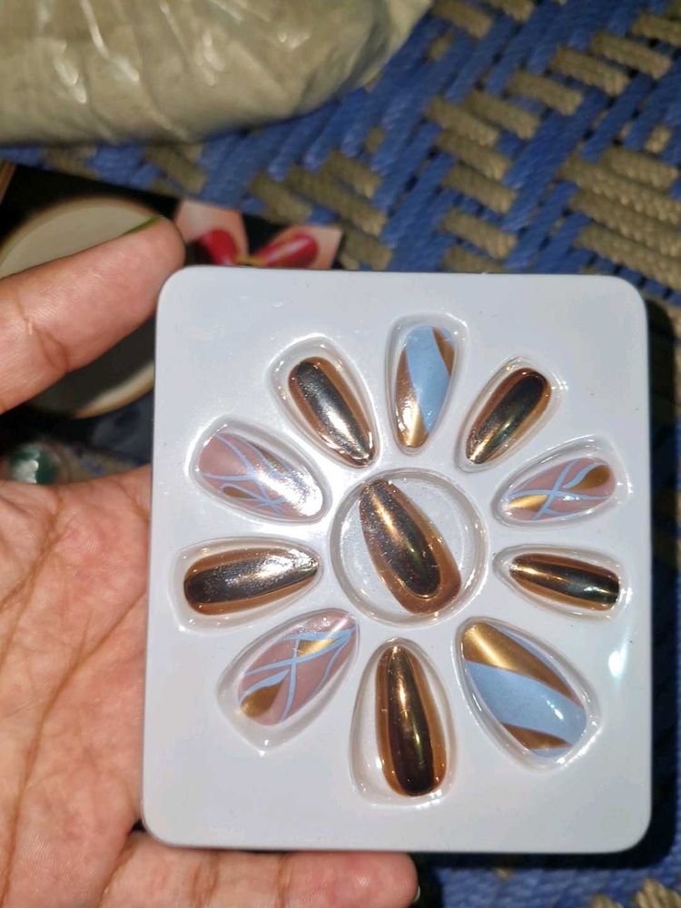 Press-On Nail Set
