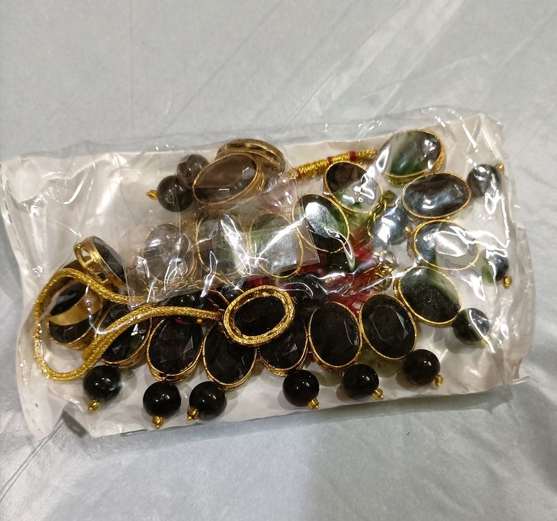 black  🖤 colour jwellery set... a necklace.