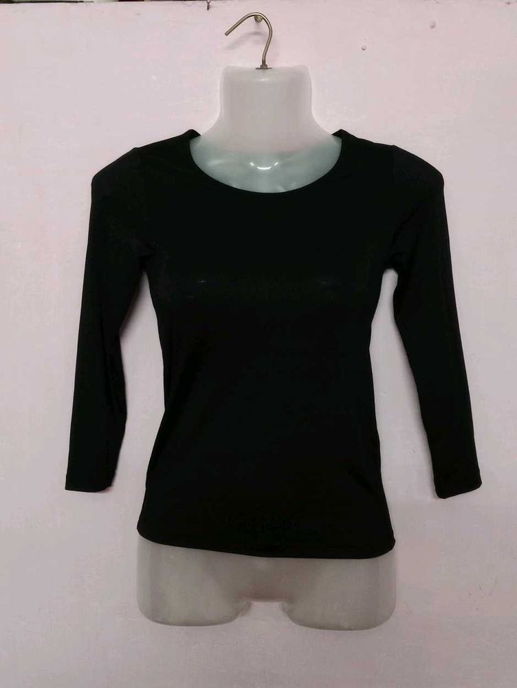 UNIQLO HEATTECH Black Tshirt