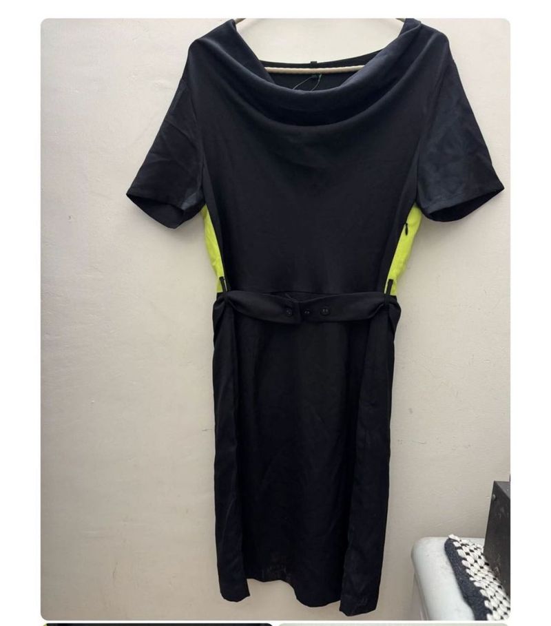 New Stile Benetton Dress With Belt
