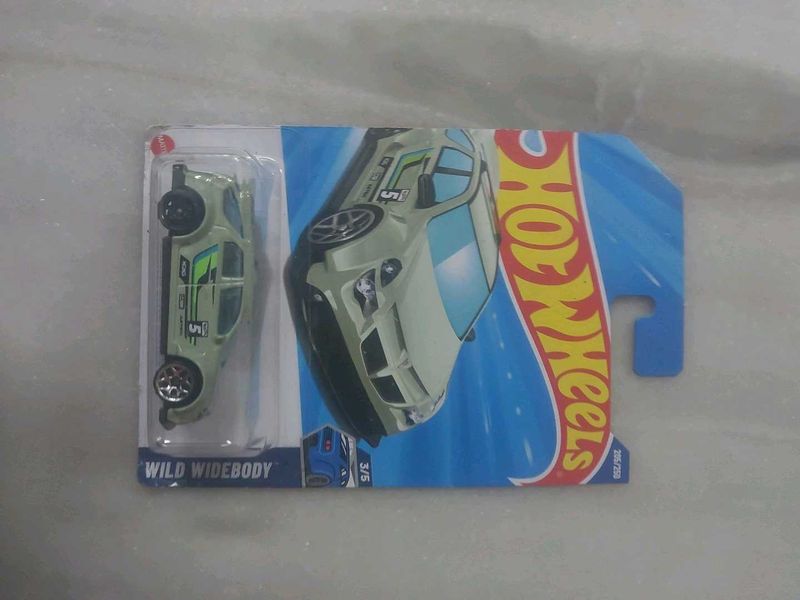 Hot Wheels single piece car