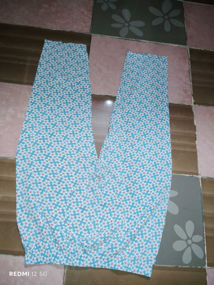 Print Fabric-Blue and White Pent