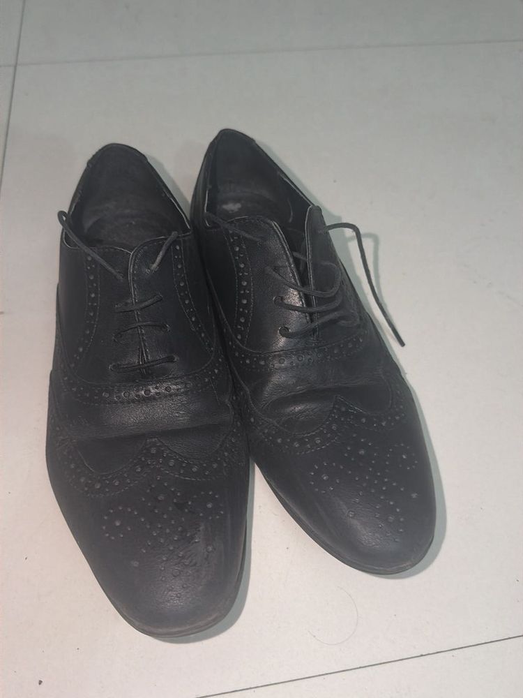 Classic Black Oxford Shoes