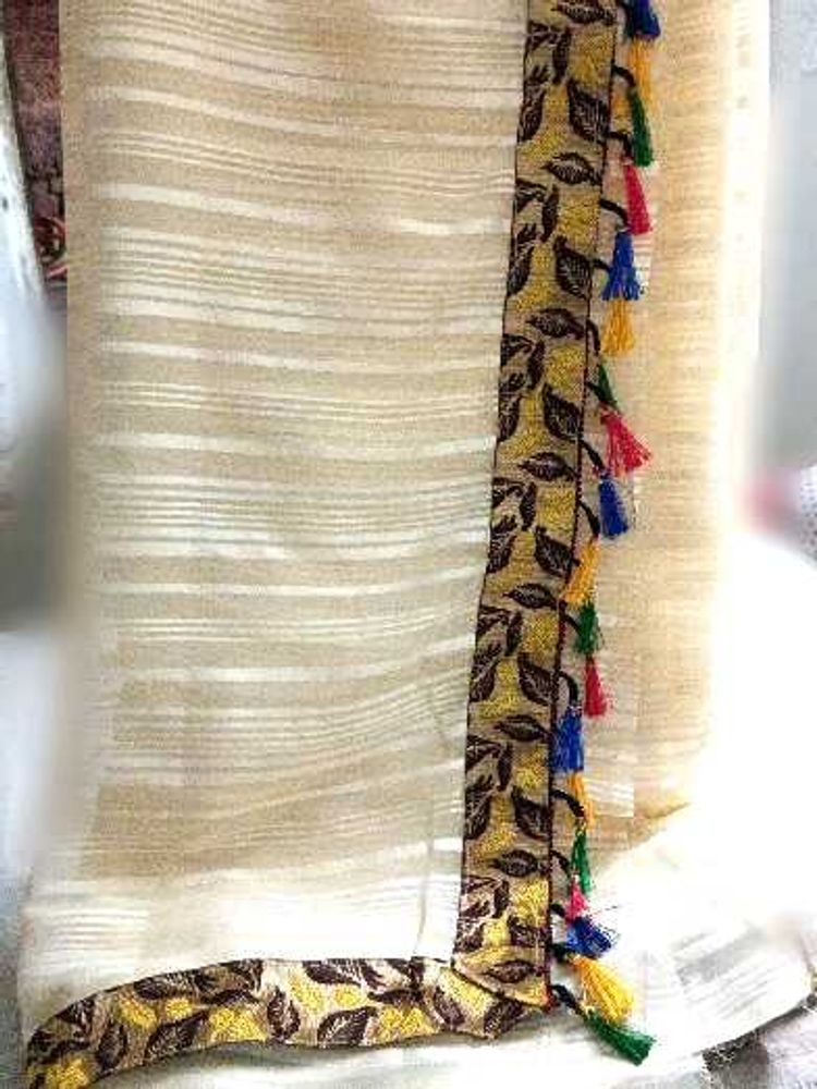 Elegant Striped Saree with Tassels