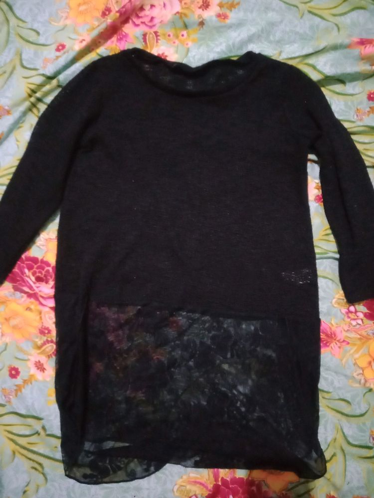 black wollen top  half net