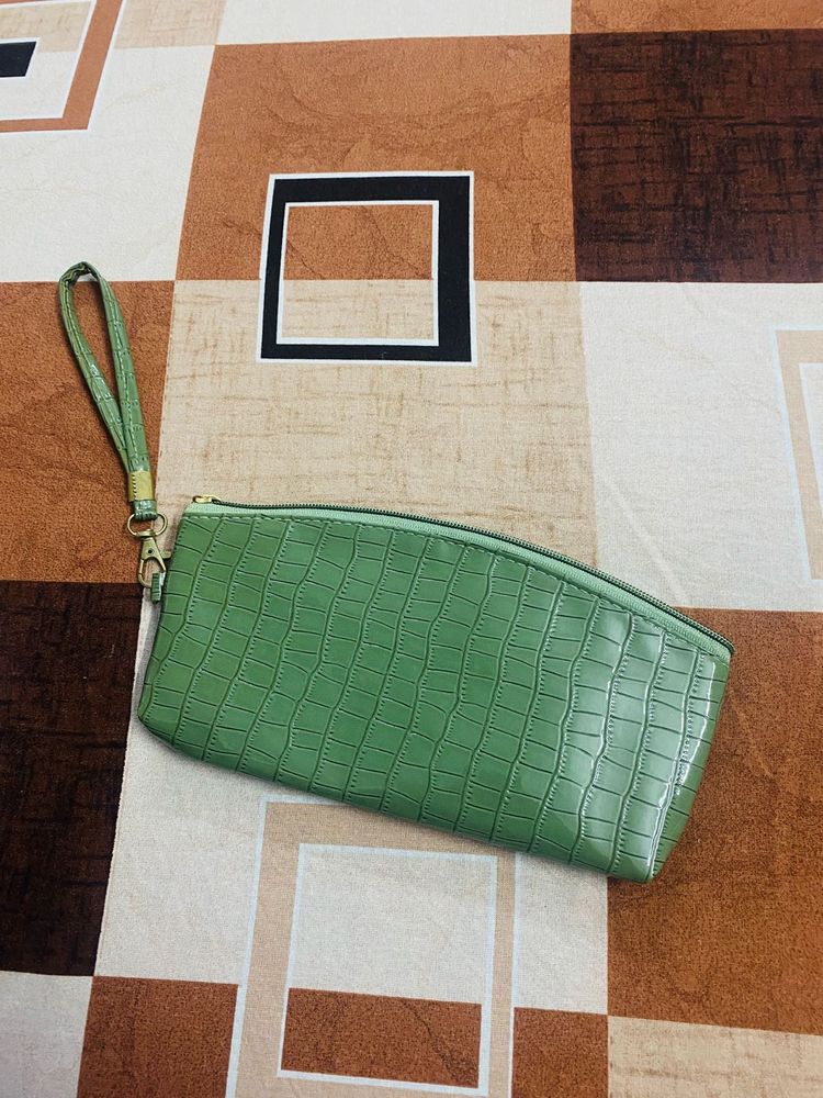Stylish Clutch 💚