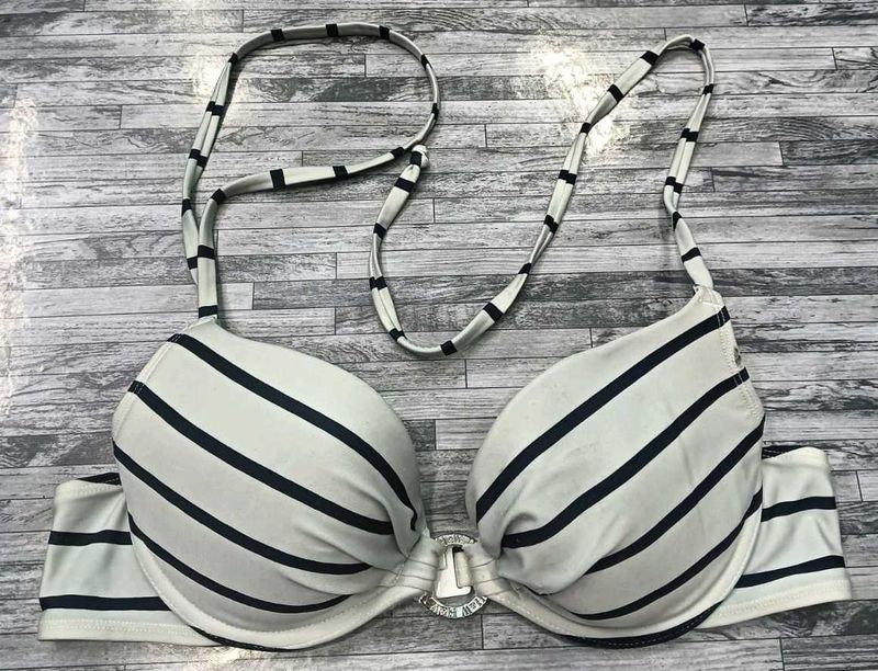 36 B Holly White 💚