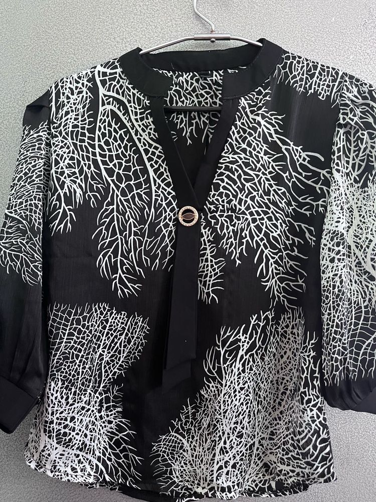 Women Black Printed Top