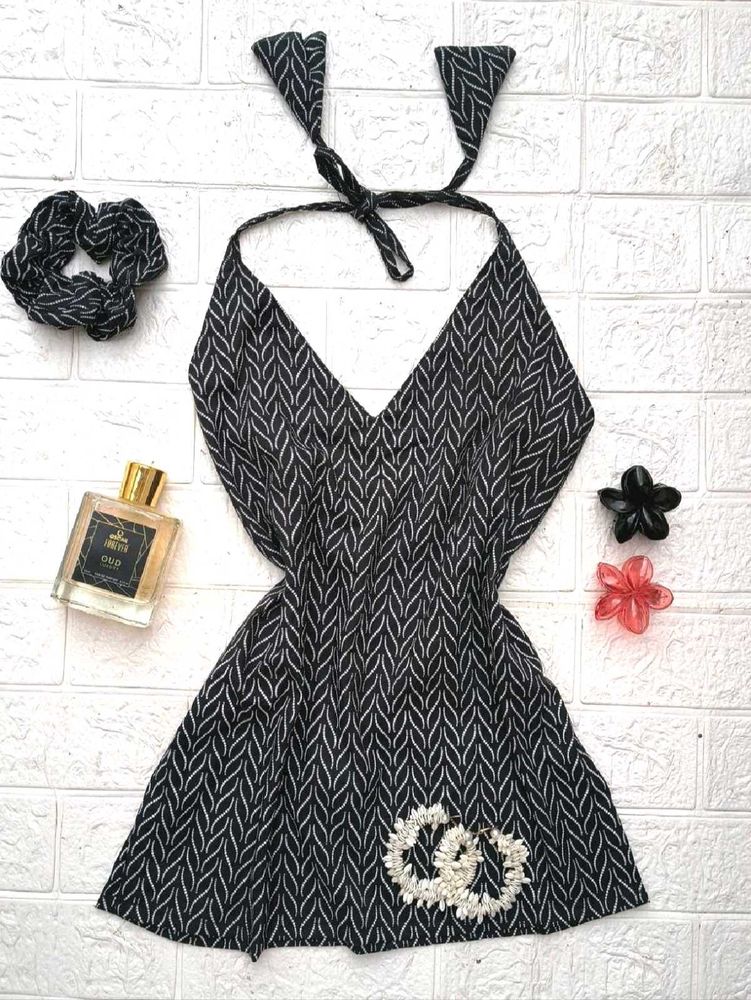 Halter Neck Short Kurti 🖤