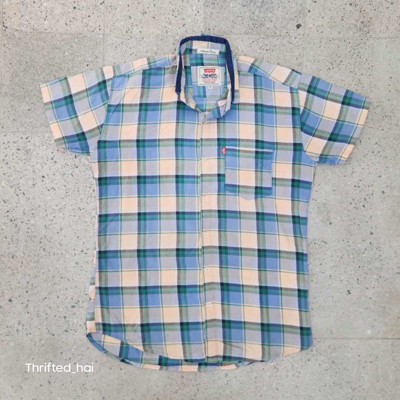 Levi&#39;s Plaid Shirt
