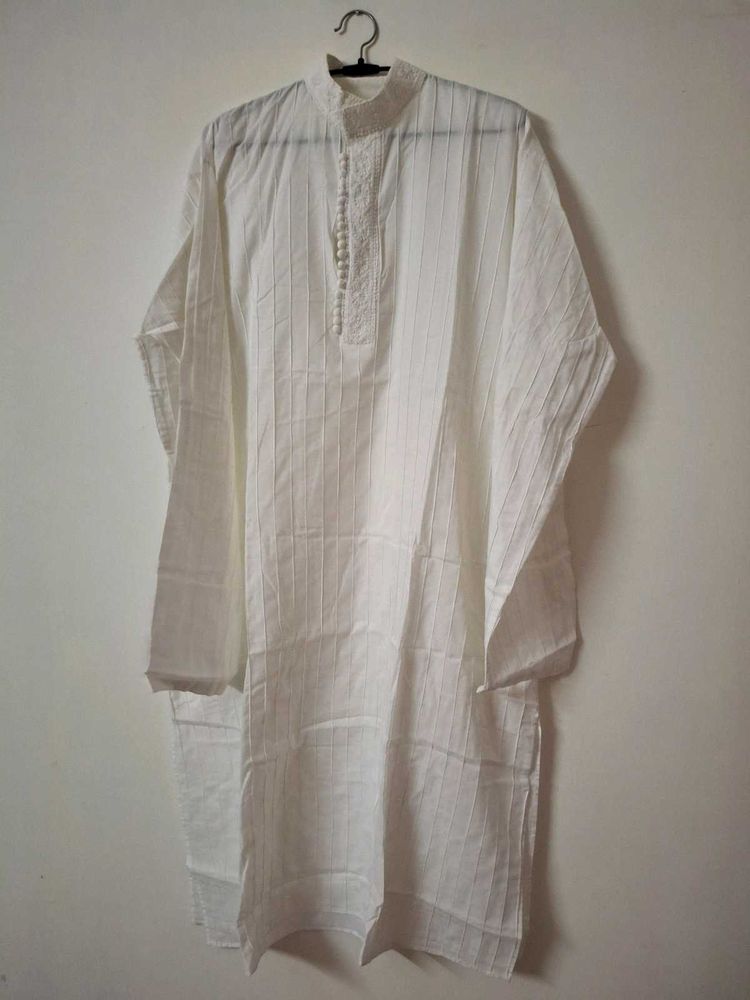 Elegant Men&#39;s White Striped Kurta
