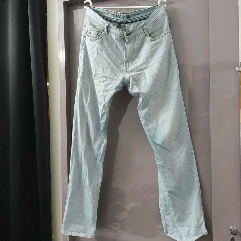 Men Light Wash Denim Jeans