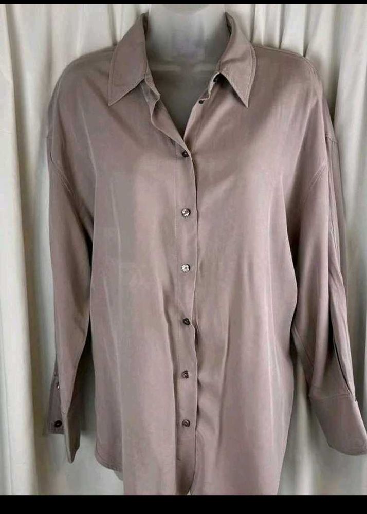 Elegant Button-Down Shirt