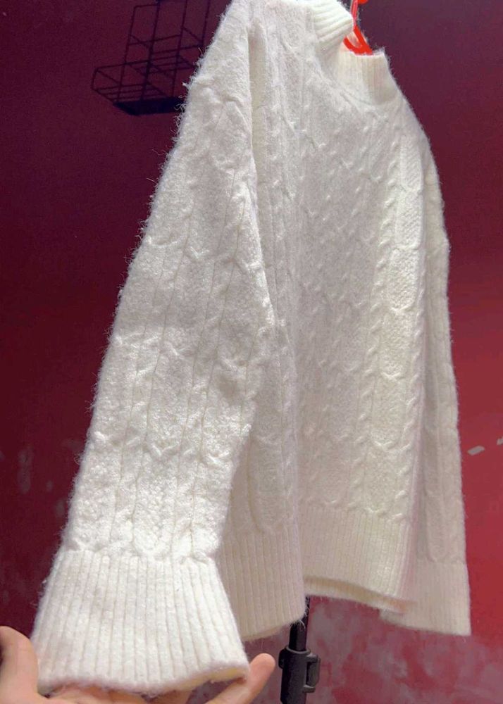 Woolen White 🤍 Top Soft Clothes Very Comfortable