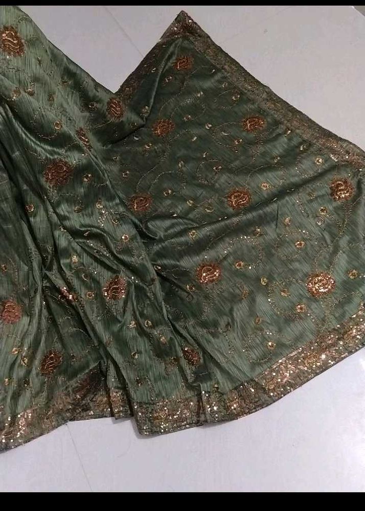 ,✨️olive Green Saree, Negotiable