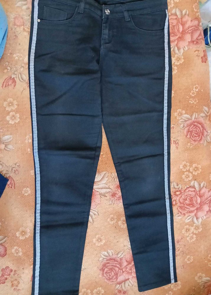 Black Strip Jeans