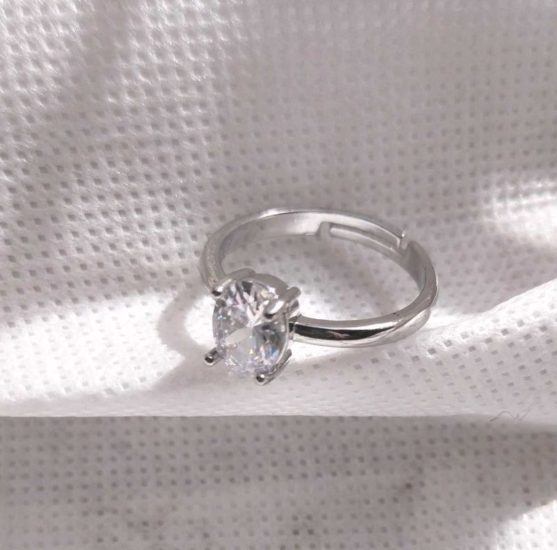 Elegant Silver Ring
