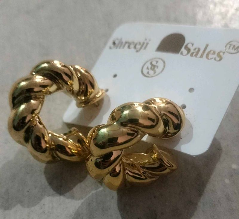 Gold Twist Hoop Earrings