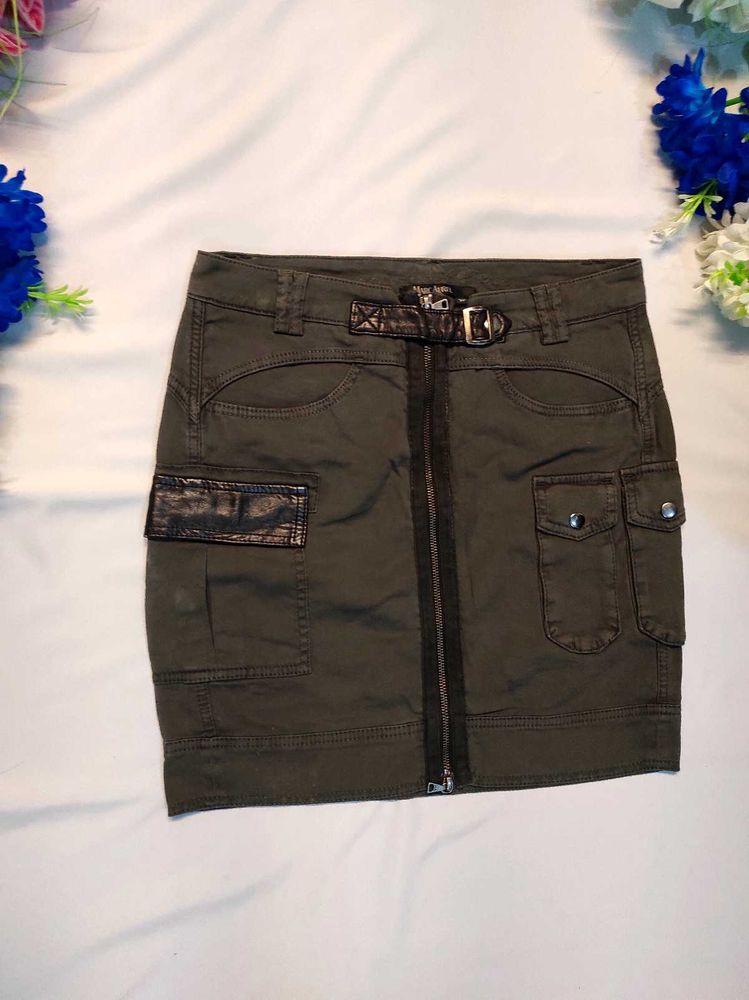 Denim Skirt With Multiple Pockets