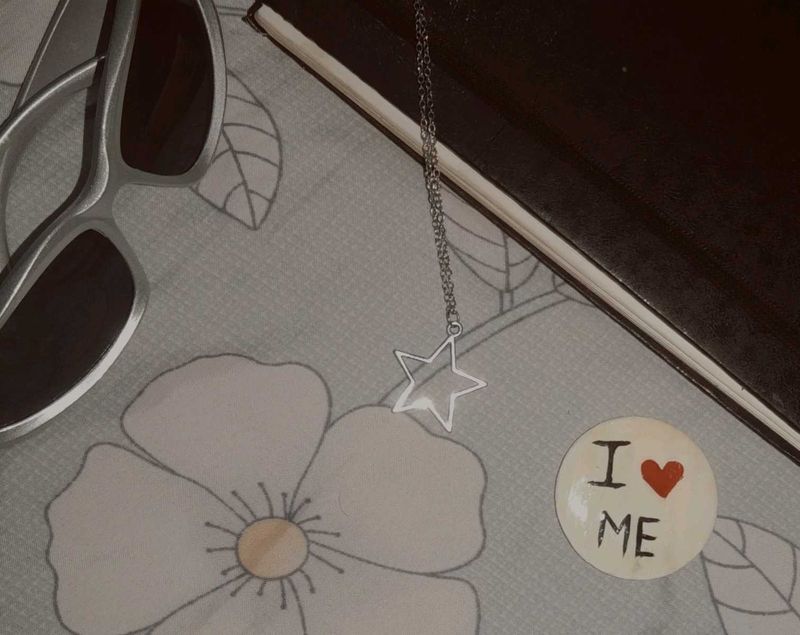 Y2k Star Pendent