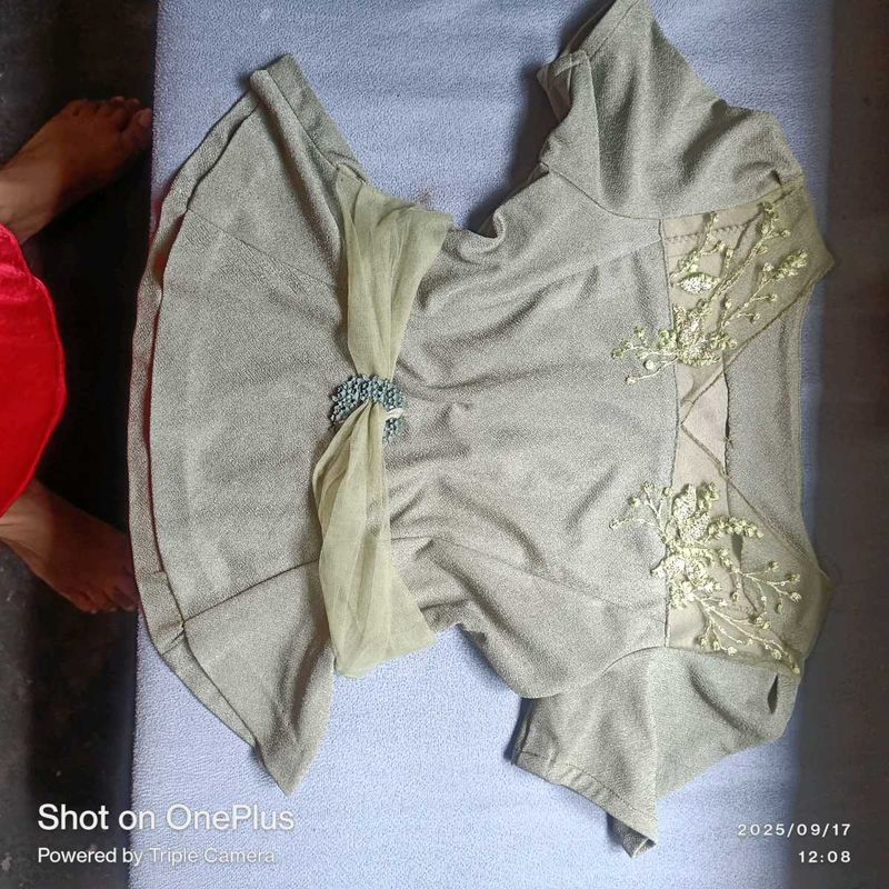 Embroidered Sunday Tops