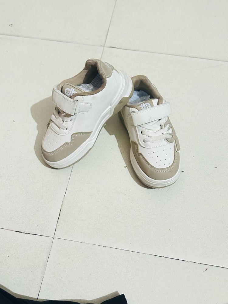 Toddler White &amp; Tan Sneakers