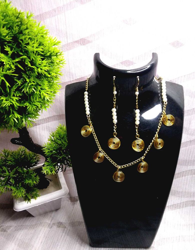 ✨Golden Spiral Wire Necklace Set Boho Style ✨